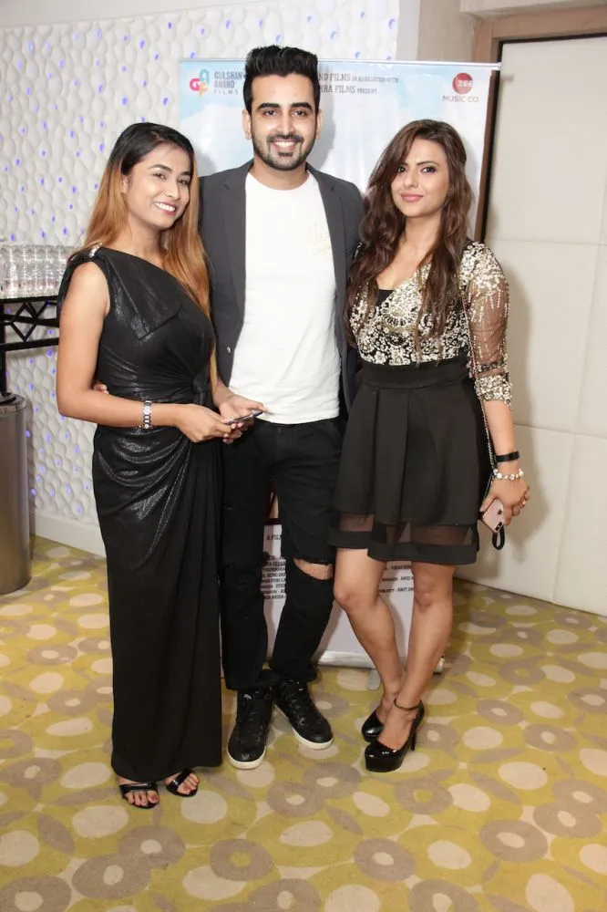 Larissa Chakz ,Robin Sohi and Ritam Bhardwaj,_c