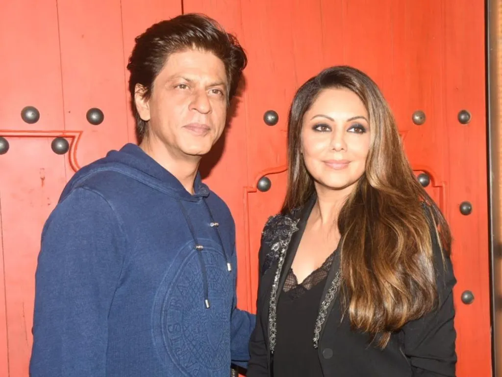 shah_rukh_khan_gauri_khan_main_0