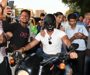 1 - Karanvir Bohra & Poonam Pandey