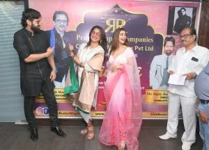 28 Sujoy Mukherjee, Aartii Naagpal, Nyra Bannerjee and Ramakant Munde