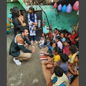 Abhishek Bajaj celebrated his birthday with underprivileged kids (1)