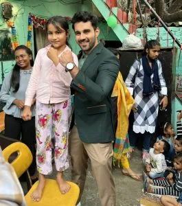 Abhishek Bajaj celebrated his birthday with underprivileged kids (5)