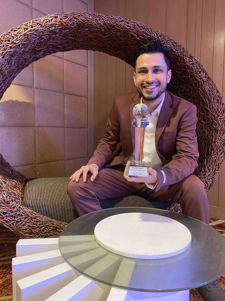 Amol Parashar bags Most Loved Actor on OTT award (4)