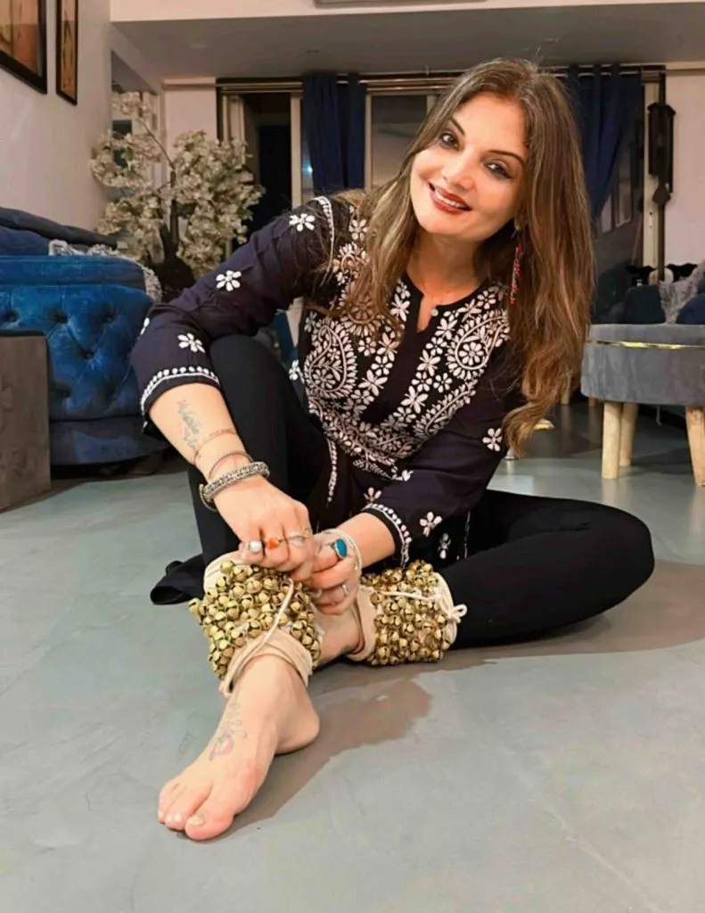 Na Umra Ki Seema Ho (2)