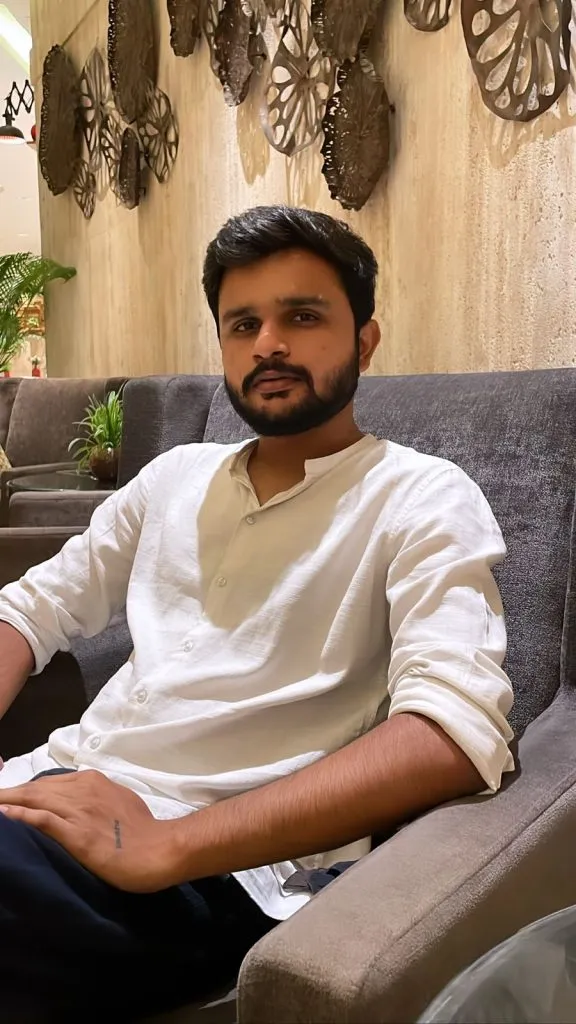 Navaratri 2022 'Maaru Man Mohi Gyu' Meet Patel's avocation stealing the heart of people (2)