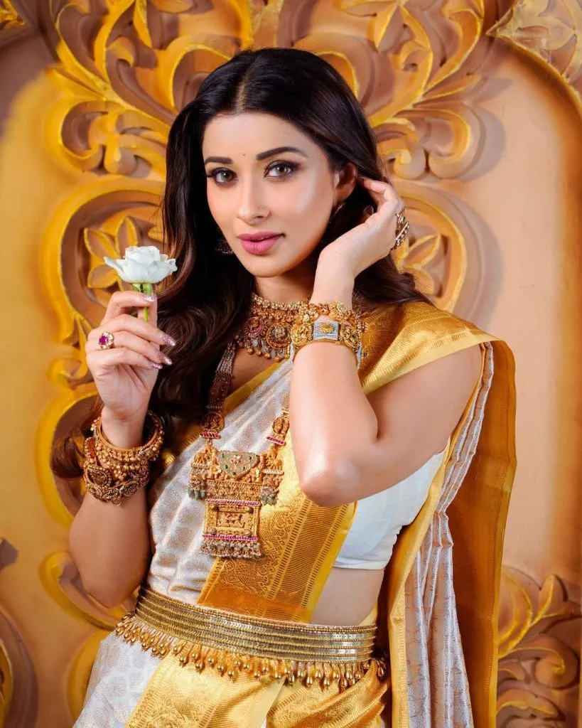 Nyrraa M Banerji