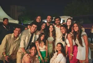 Prateek Kuhad with young content creators such as Rhea Gurnani, Aashna Shah, Tarini Shah, Anahita Karanjia, Jiggar Thakkar backstage