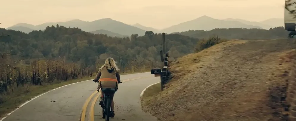 Prime Video Reveals Official Trailer for Sci-Fi Thriller The Peripheral at New York Comic Con (3)