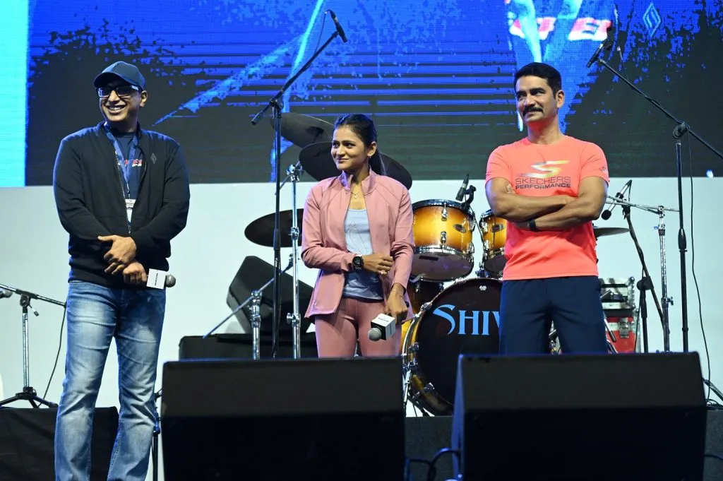 Rahul Vira, Priyanka Goswami & Vishwas Nangare Patil at the Skechers Mumbai Walkathon (3)