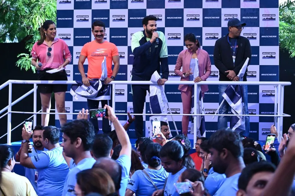 Vishwas Nangare Patil, Siddhant Chaturvedi, Priyanka Goswami & Rahul Vira at Skechers Mumbai Walkathon (4)