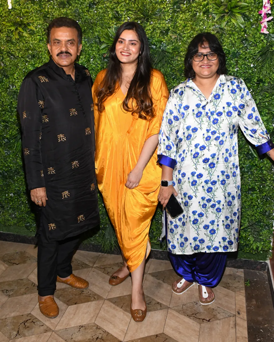 003.Sanjay Nirupam with wife Geeta Nirupam and Daughter Shivani Nirupam at his Diwali Party DSC_6622