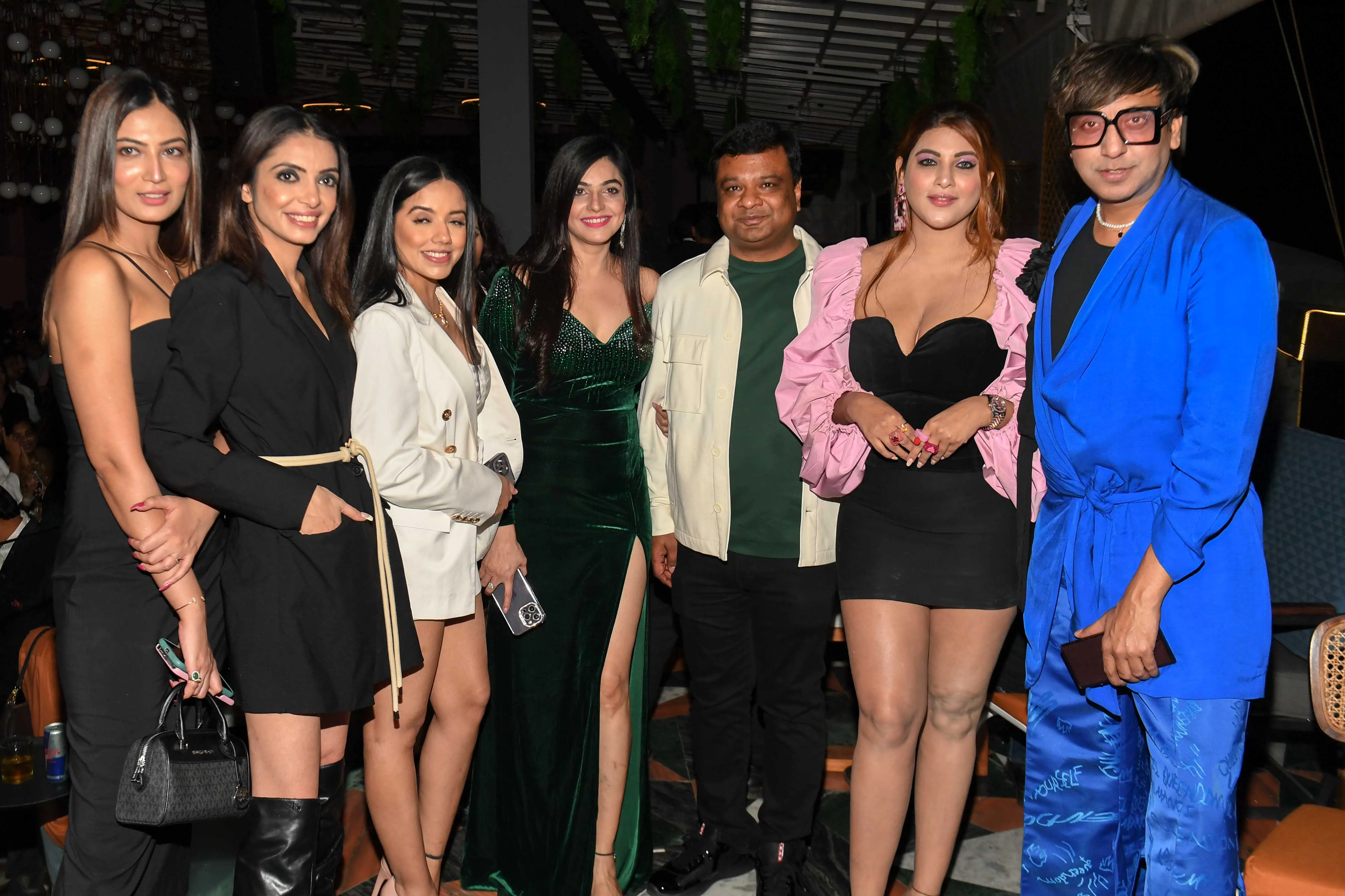 015. Navin Agarwal with friends during the launch of DIABLO in INDORE DSC_1192