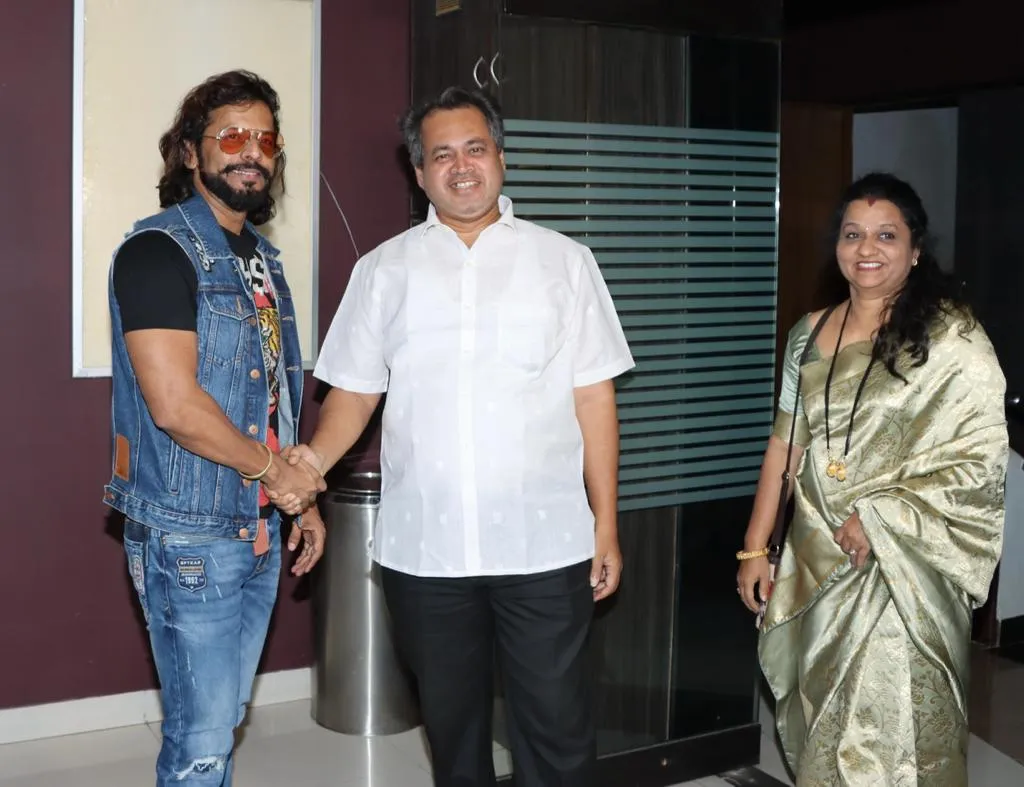 06 Marathi film Hari Om, Producer Hariom Ghadge