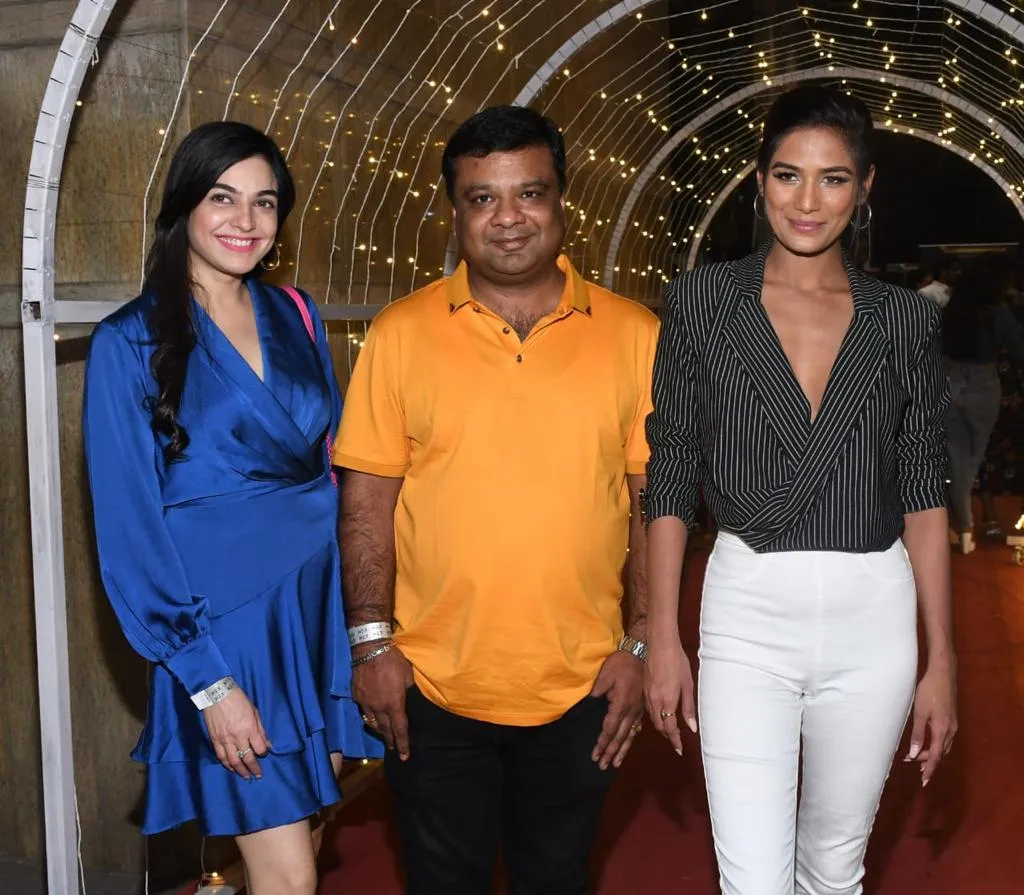 10 - Ami Neema, Navin Agarwal & Poonam Pandey
