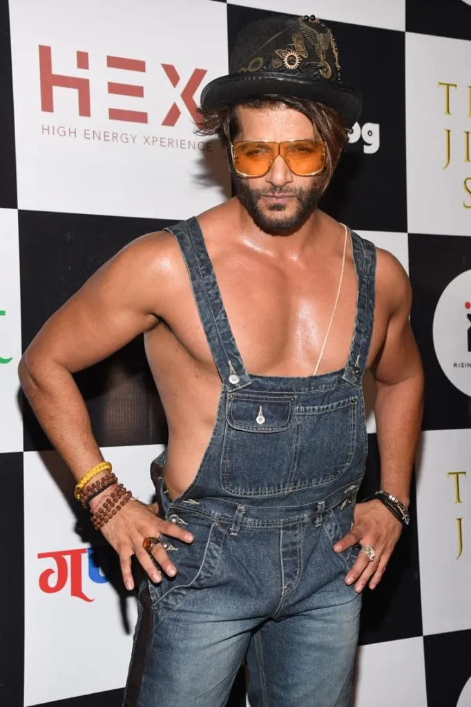 8 - Karanvir Bohra