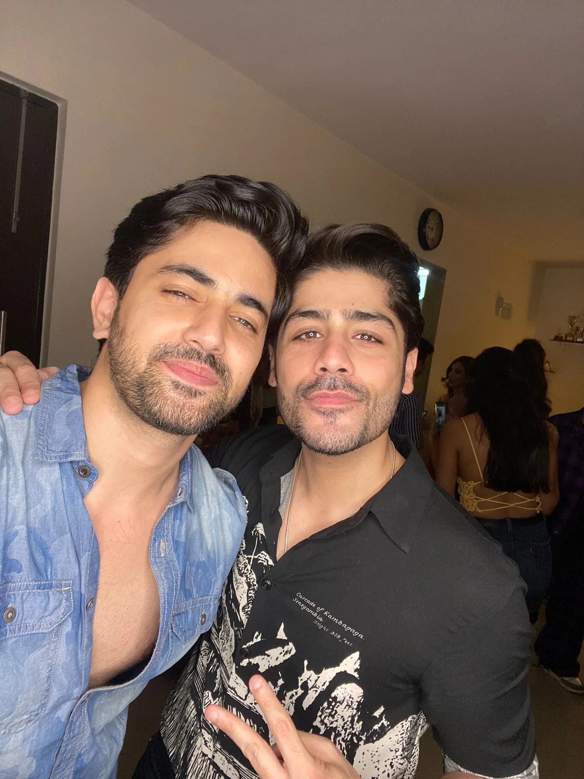 Abhishek Kapoor With his Kundali Bhagya Family (1)