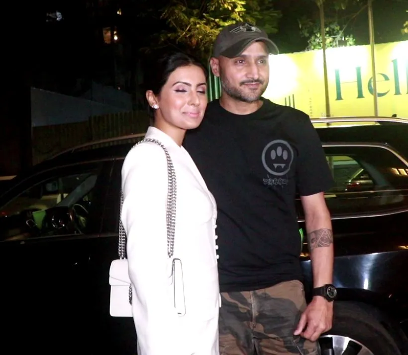 HARBHAJAN SINGH WITH HIS WIFE (8)