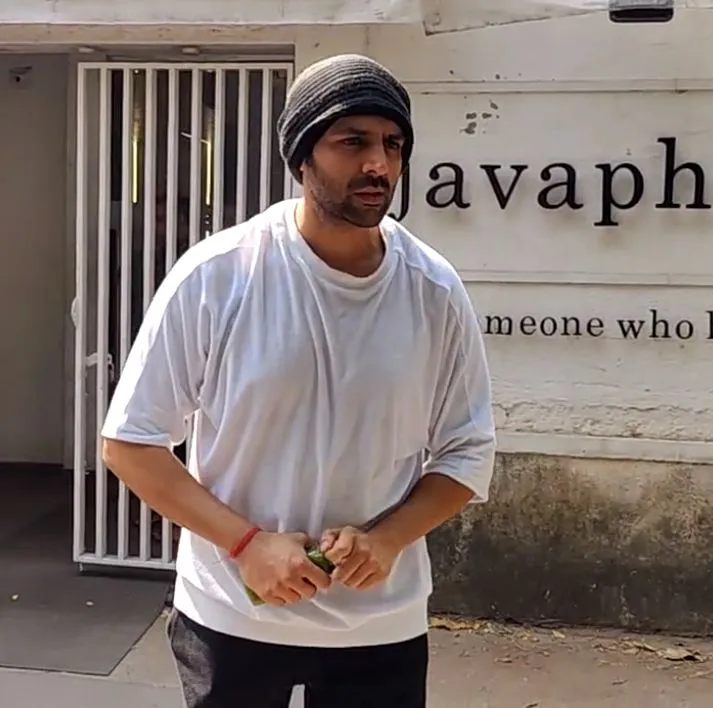 KARTIK ARYAN (1)