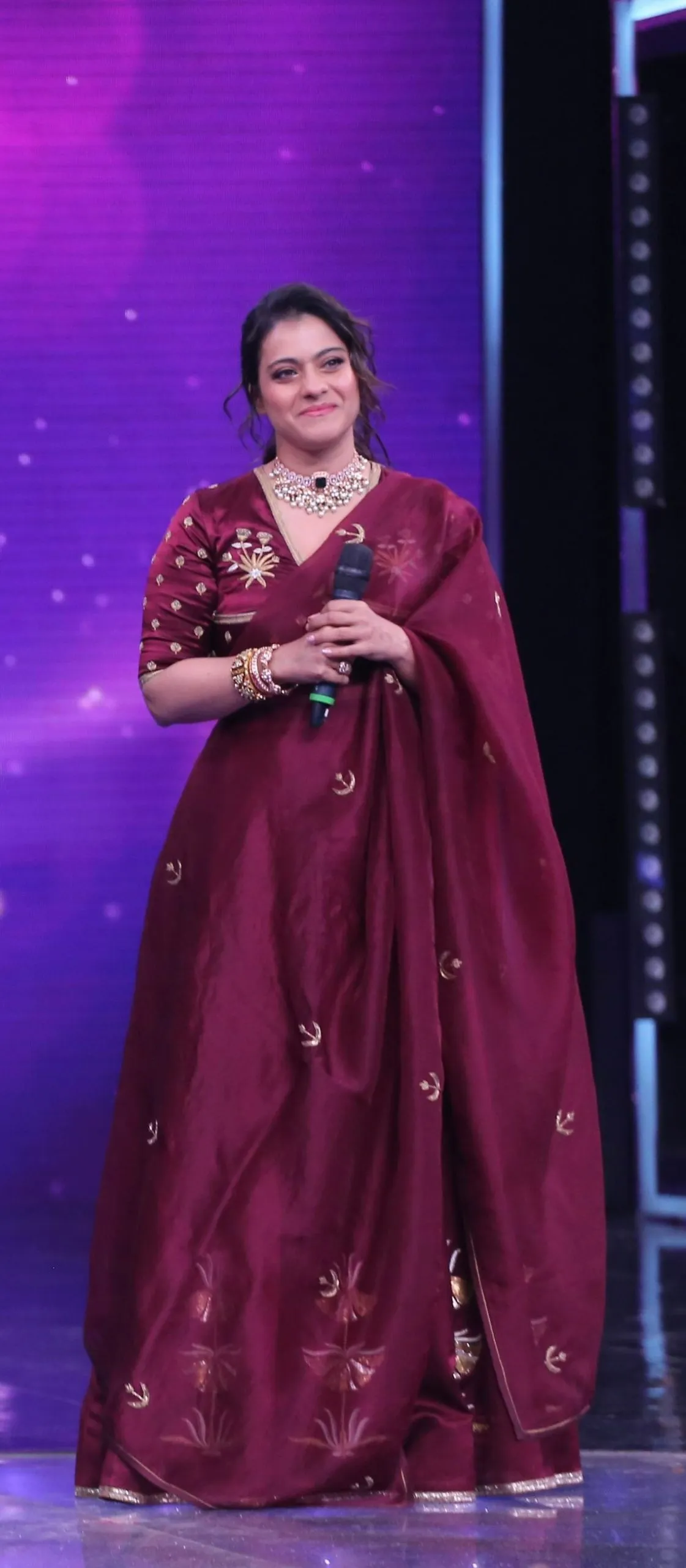 Kajol on the sets of Sa Re Ga Ma Pa Li'l Champs