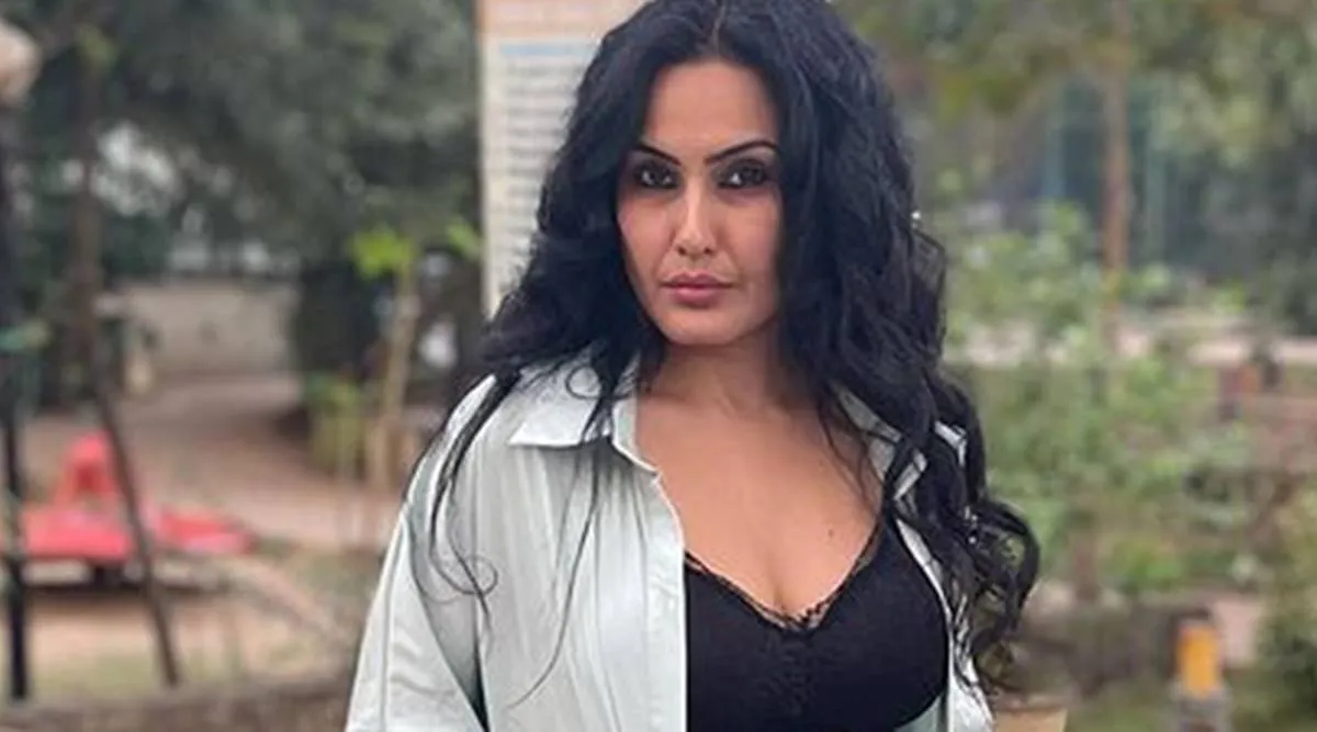 Kamya Panjabi (4)