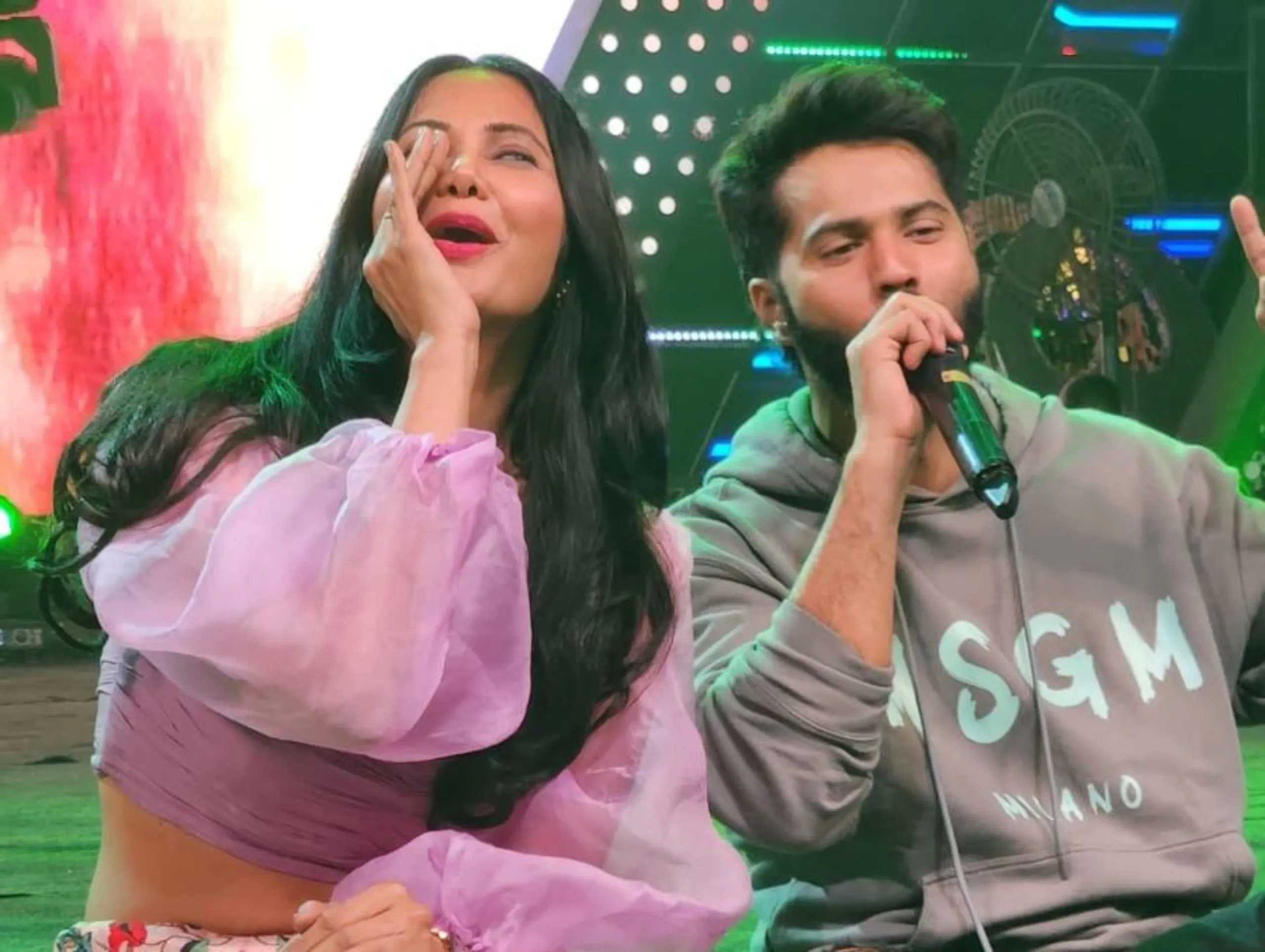 Pretty Women can howl. And howww!!!! Varun Dhawan practises the Bhediya howl with pretty actress and Miss India Tourism Rupali Suri 2