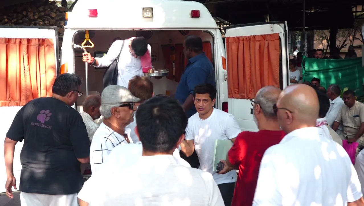 SIDDHANTH VIR SURYAVANSHI AT SANTACRUZ ELECTRIC CREMETORIUM (20)