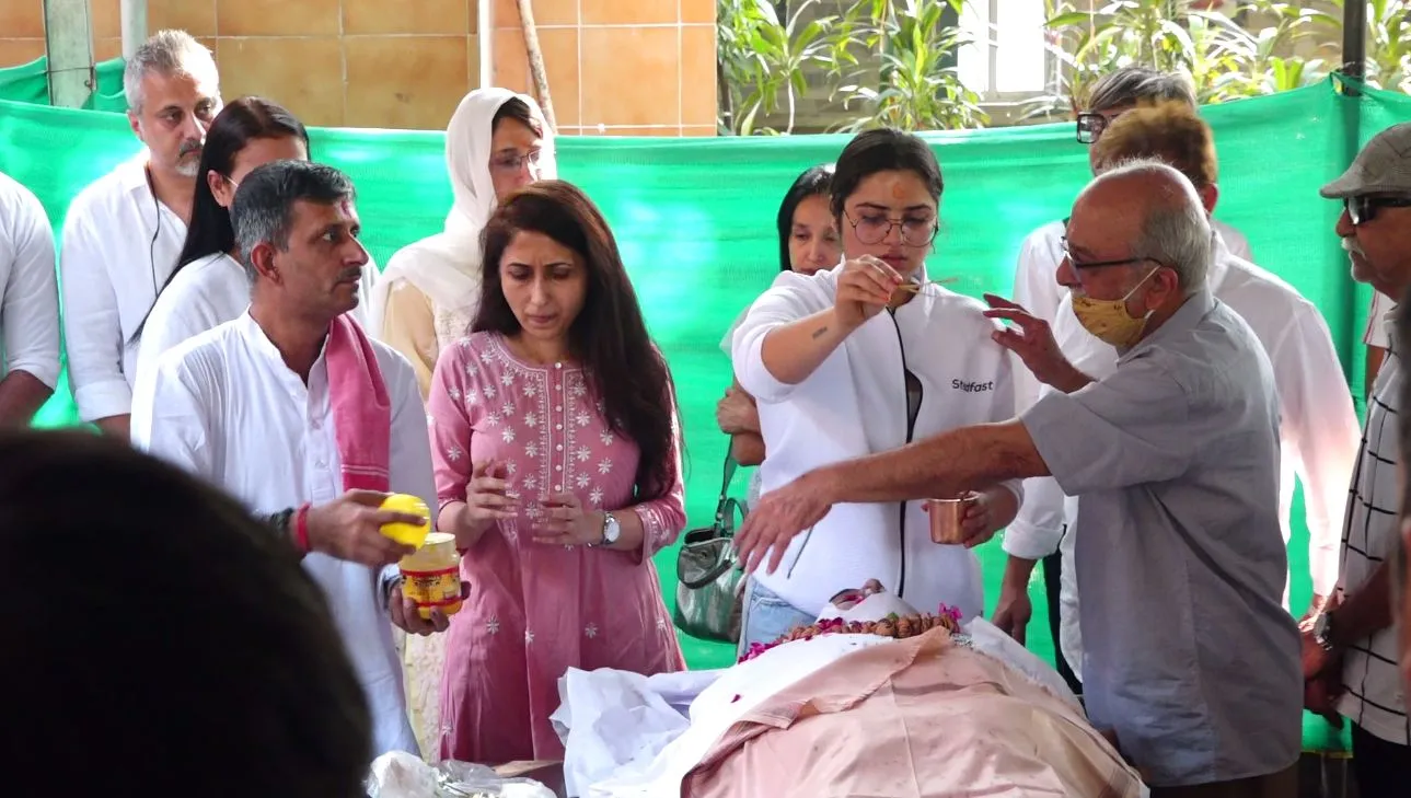 SIDDHANTH VIR SURYAVANSHI AT SANTACRUZ ELECTRIC CREMETORIUM (26)