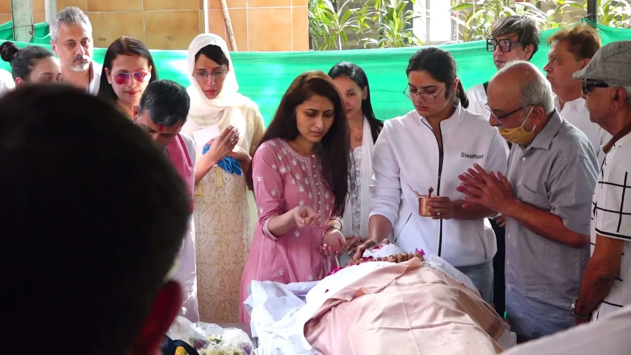 SIDDHANTH VIR SURYAVANSHI AT SANTACRUZ ELECTRIC CREMETORIUM (27)