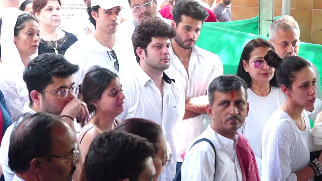 SIDDHANTH VIR SURYAVANSHI AT SANTACRUZ ELECTRIC CREMETORIUM (28)
