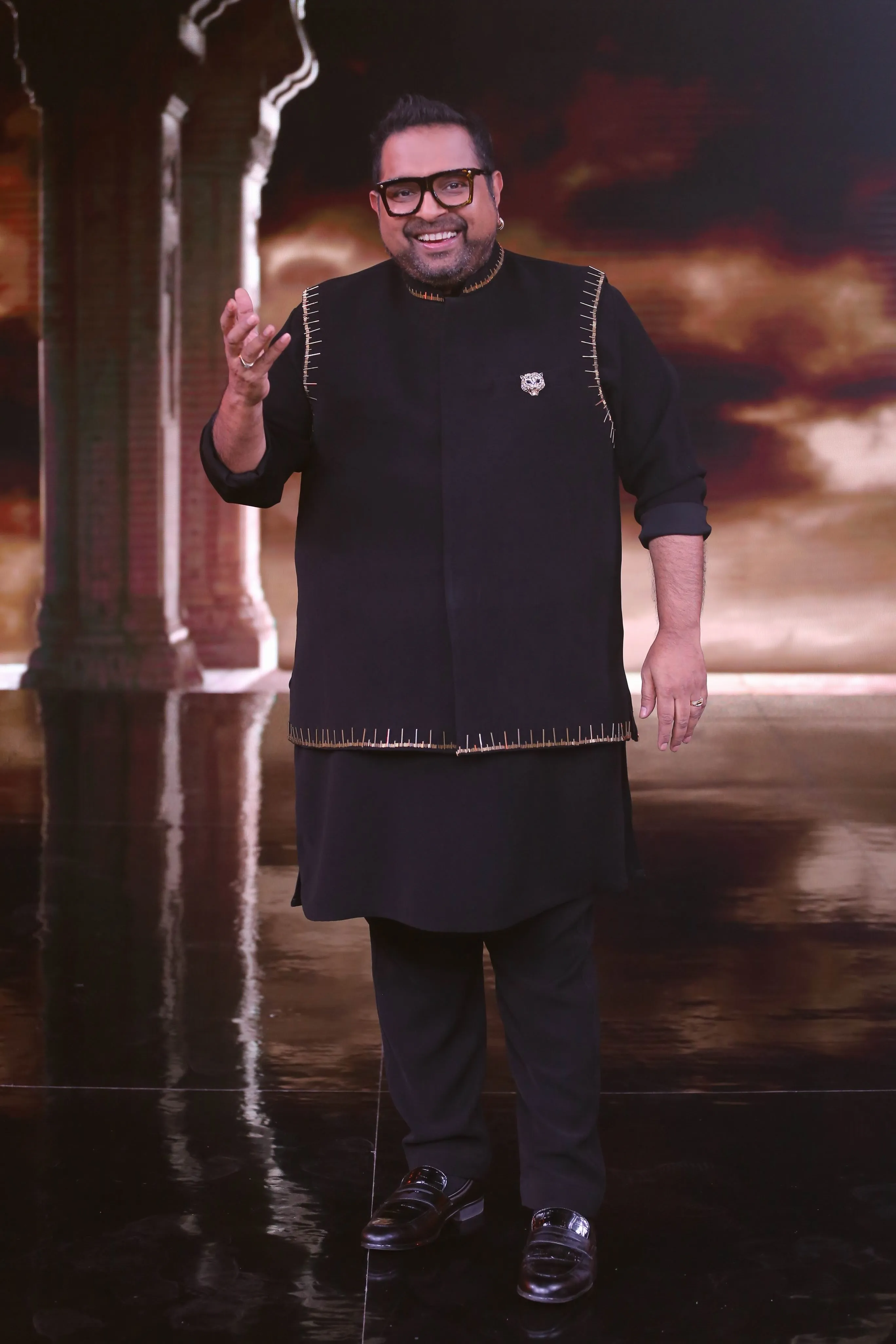 Shankar Mahadevan as the judge of Zee TV Sa Re Ga Ma Pa Li'l Champs (1)