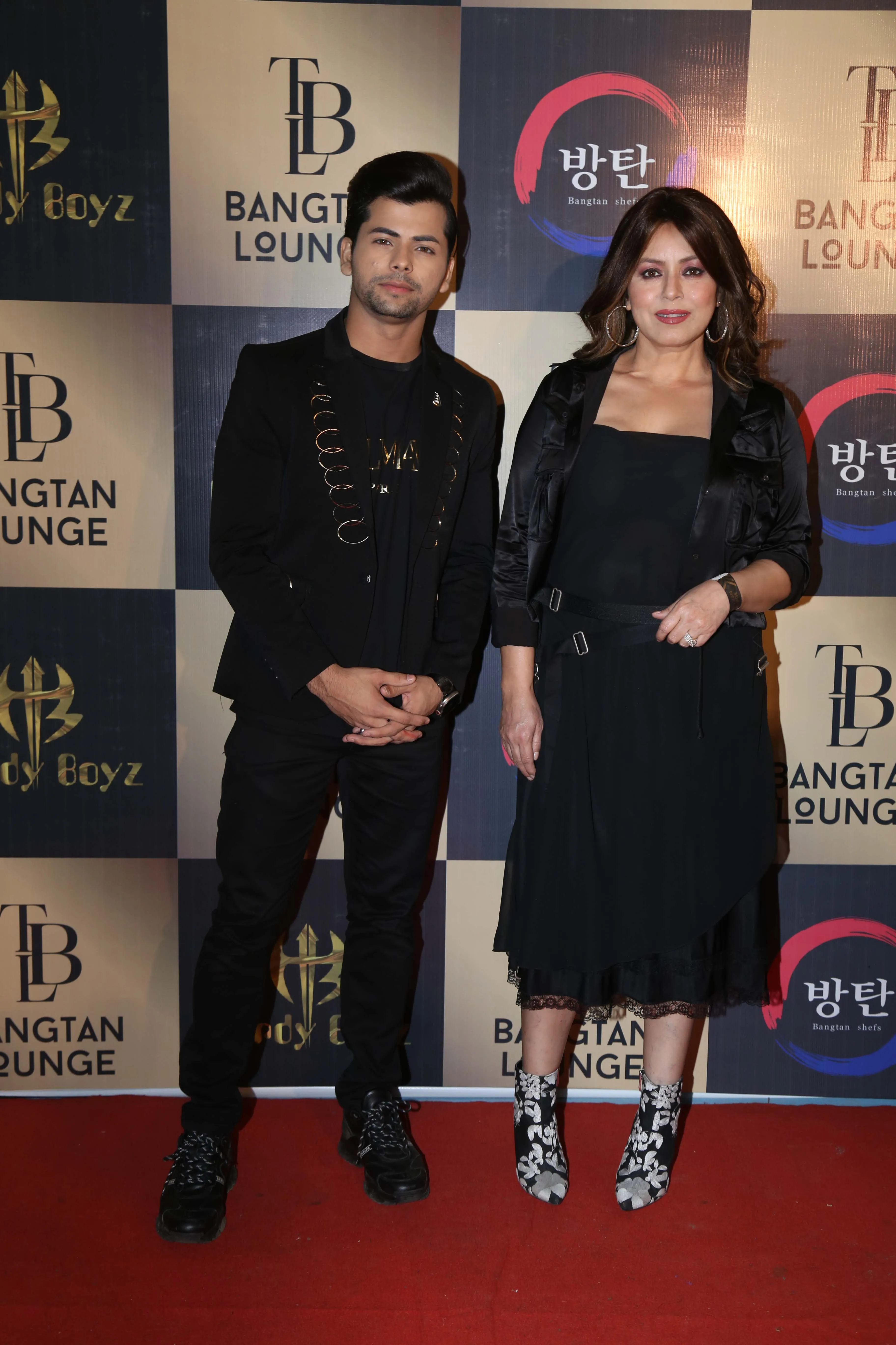 Siddharth Nigam & Mahima Chaudhry at the launch of 'BangTan Lounge' 2