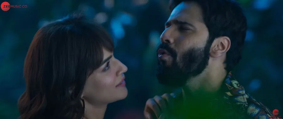 Take the charm of Varun Dhawan (10)