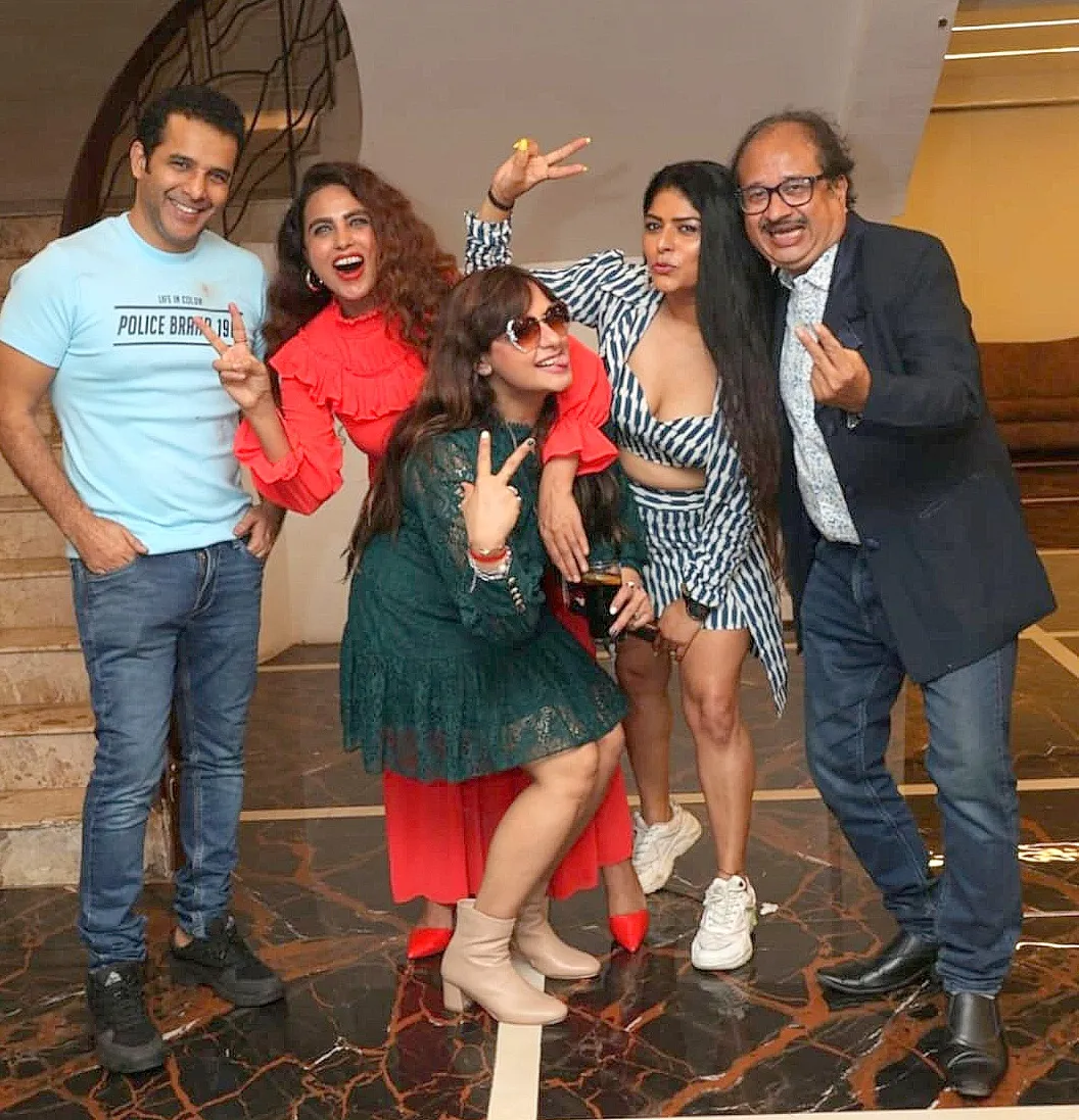 06 Anupam Shukla, Mayra and Ramakant Munde
