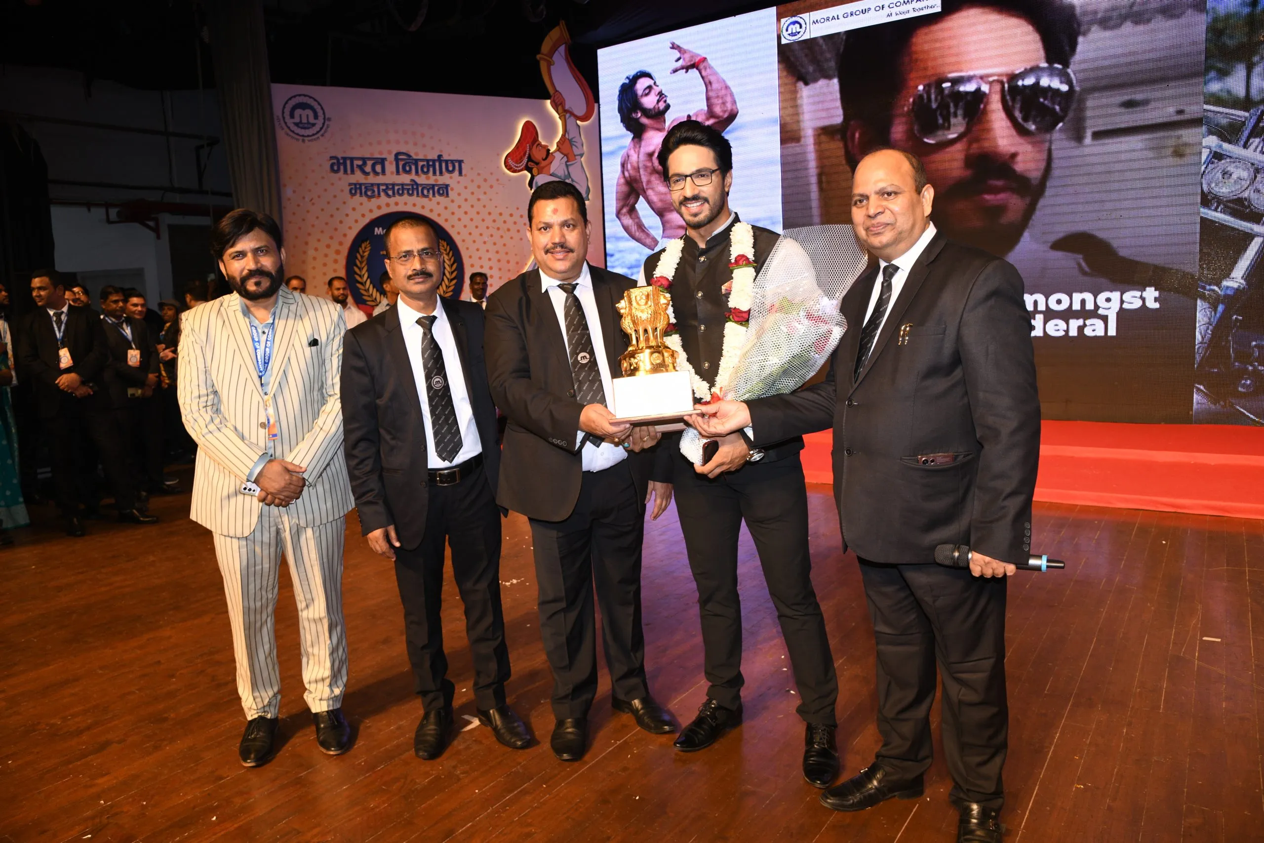 Actor Thakur Anoop Sing with Moral Team