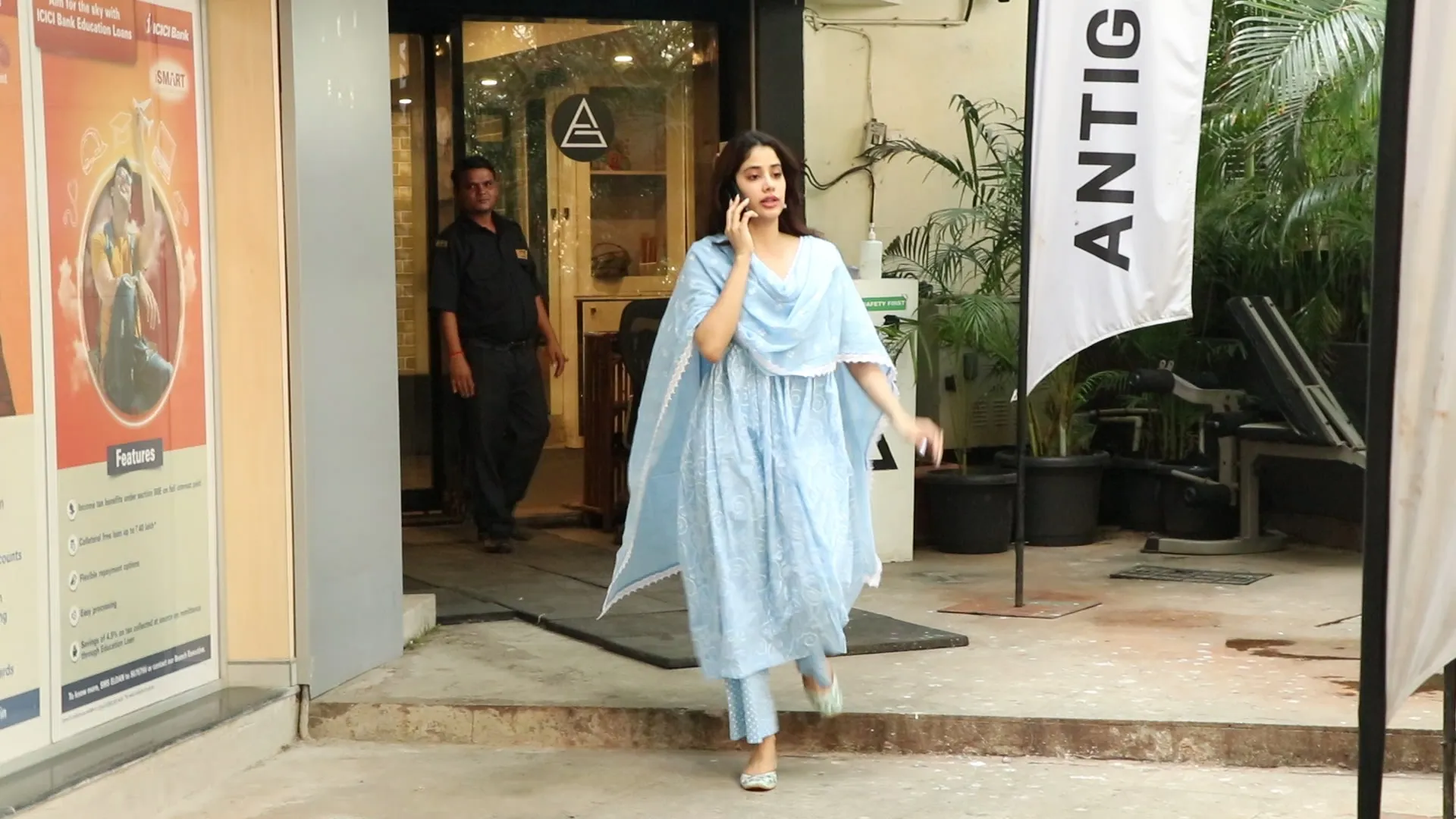 JANHVI KAPOOR