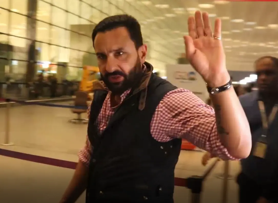 Saif Ali Khan, Kareena Kapoor, Taimur spotted at the airport
