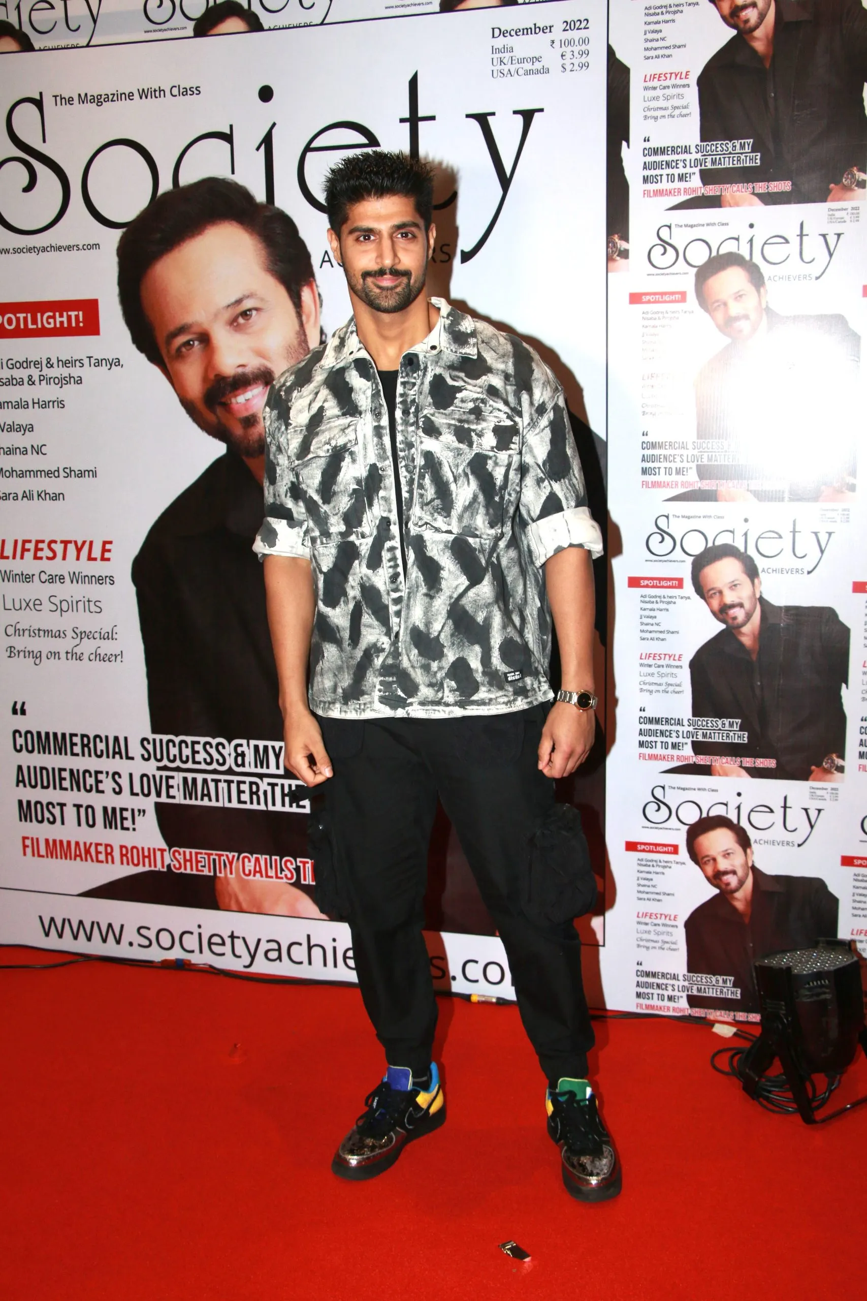 Tanuj Virwani at the cover unveiling of Society Achievers Magazine