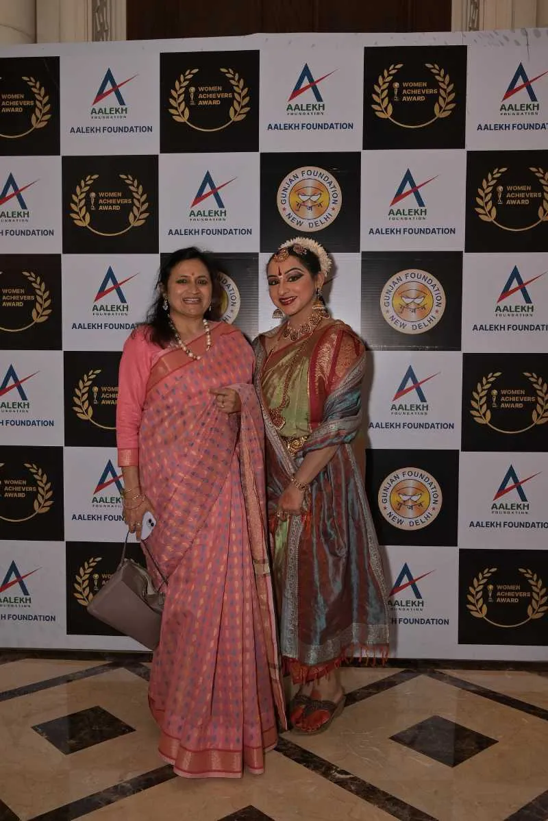 L-R Dr Rashmi Singh IAS J&K and Artist Megha Nair