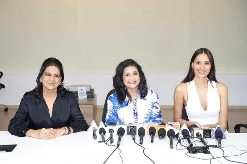 L-R Kiran Phadnis, Liza Varma, Ujjwala Raut