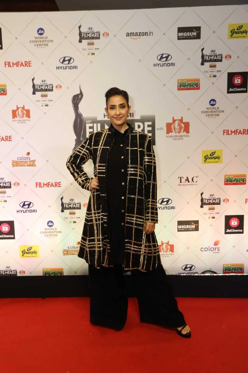 Manisha Koirala look
