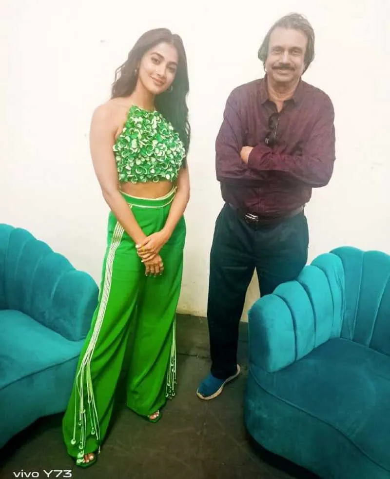 Pooja Hegde with Chaitanya Padukone at location Mehboob Studios