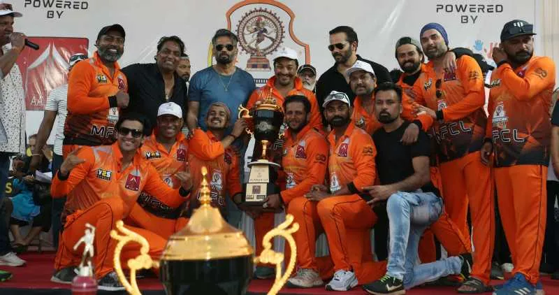 Ricky,Ganesh Acharya,Suniel Shetty ,Rohit Shetty with runners ups team