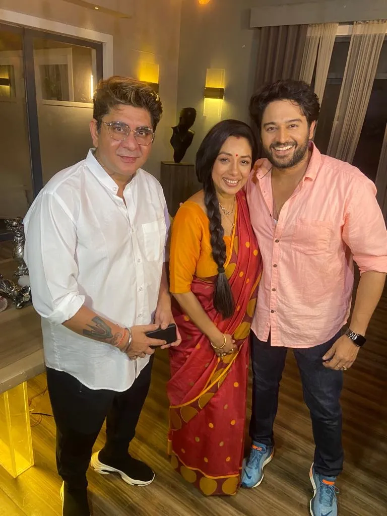 Rupali Ganguly's birthday celeberation (2)
