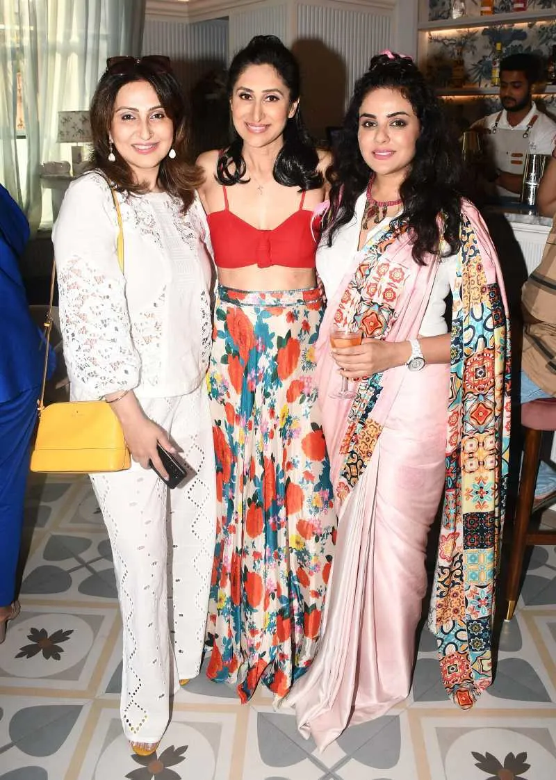  Juhi Babbar with Teejay Sidhu and Sara Afreen Khan