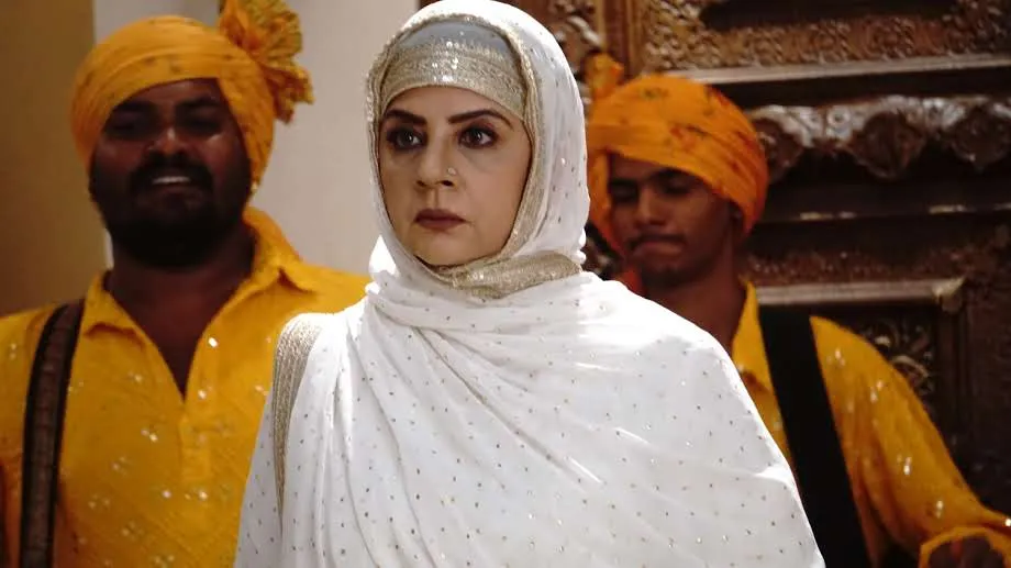 Alka Kaushal aka Hameeda in Zee TV's Rabb Se Hai Dua (2)