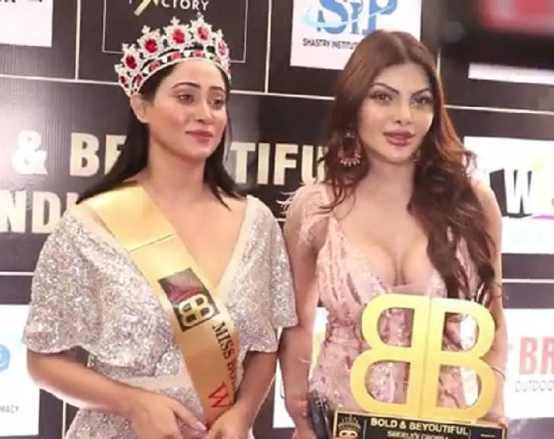 B_B -model-actress Sherlyn Chopra (right ) with Chandrani Das--winner of BB Beauty Queen