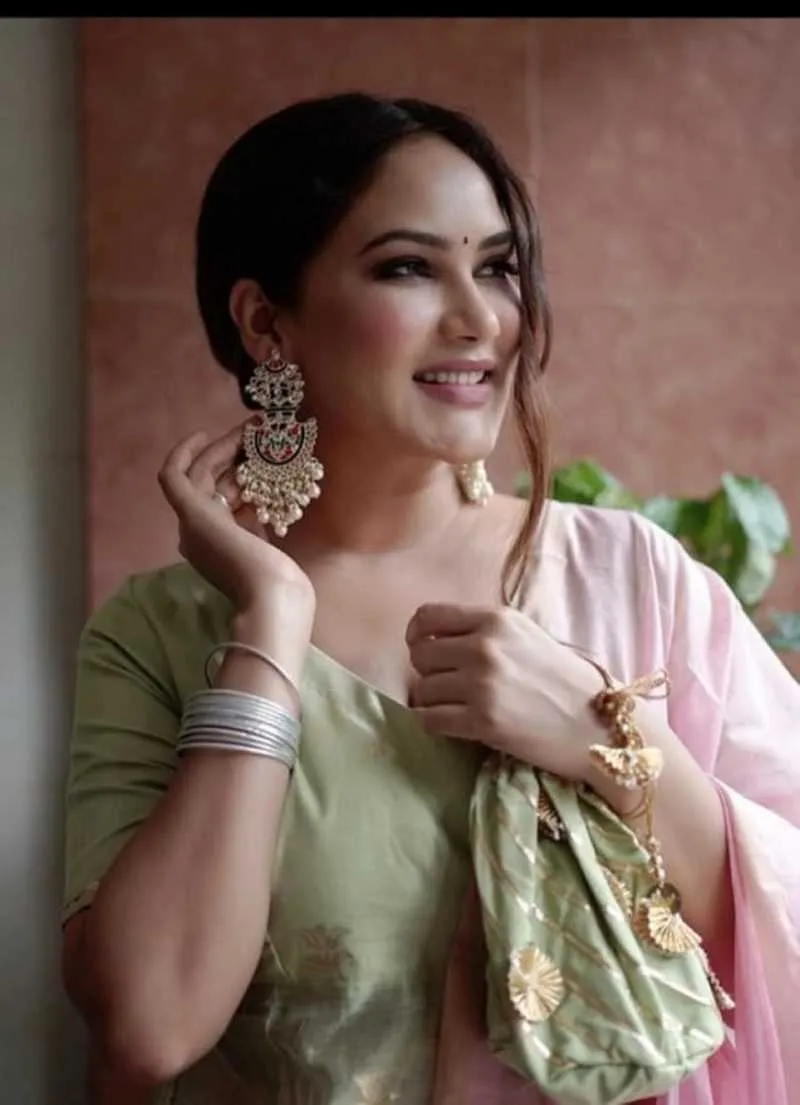 Kamna Pathak (Rajesh, Happu Ki Ultan Paltan) - jwellery story