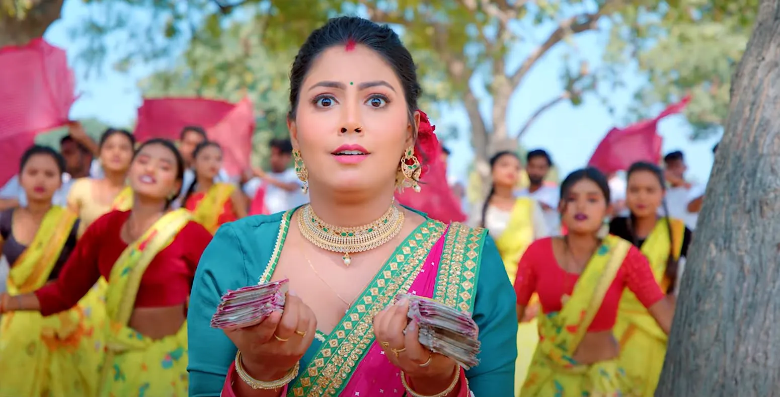Neha Raj's Bhojpuri folk song 'Belna'