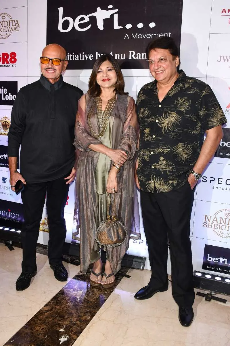 Rakesh Roshan with Alka Yagnik and Shashi Ranjan