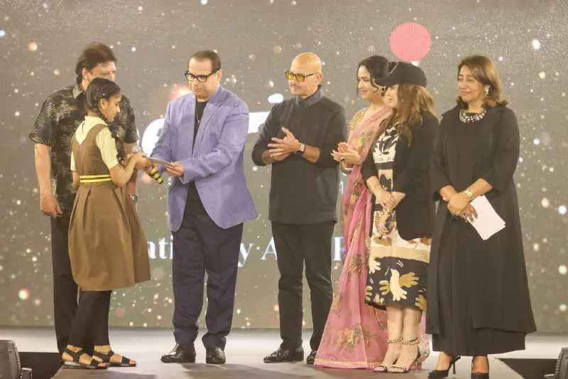 Ramesh Taurani with Rakesh Roshan and Padmini Kolhapure during 17th Edition of _BETI_ A Fashion Fundraiser Show IMG_3030